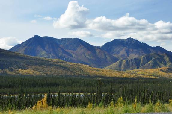A fabulosa paisagem ao longo da Alaska Highway, no Yukon Territory, no Canadá